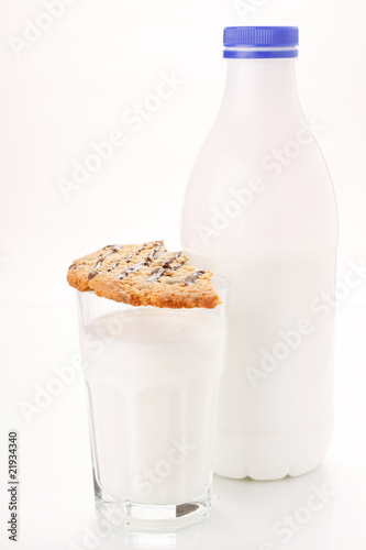 milk with cookie