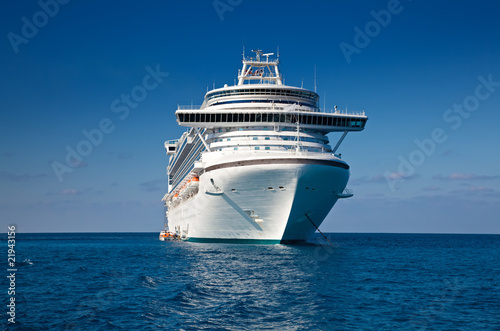Fototapeta Naklejka Na Ścianę i Meble -  Cruise Ship Anchored in Caribbean Sea