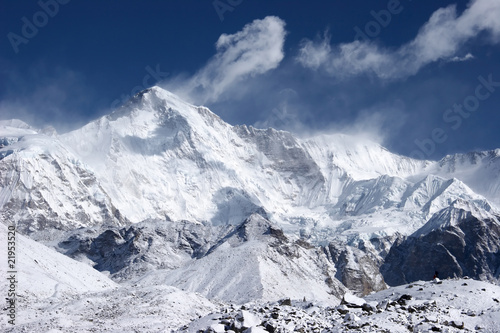 Cho Oyu, the 6th highest mountain in the world, Himalaya, Nepal © Alexander Zotov