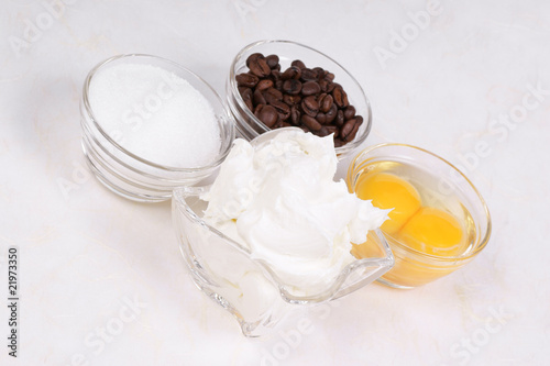 Tiramisù ingredients: mascarpone, sugar, eggs and coffee