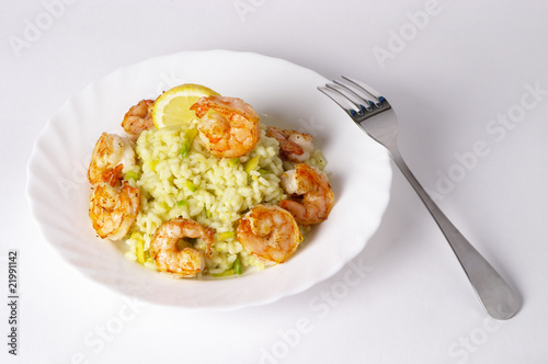 Risotto with fried prawns and avocado