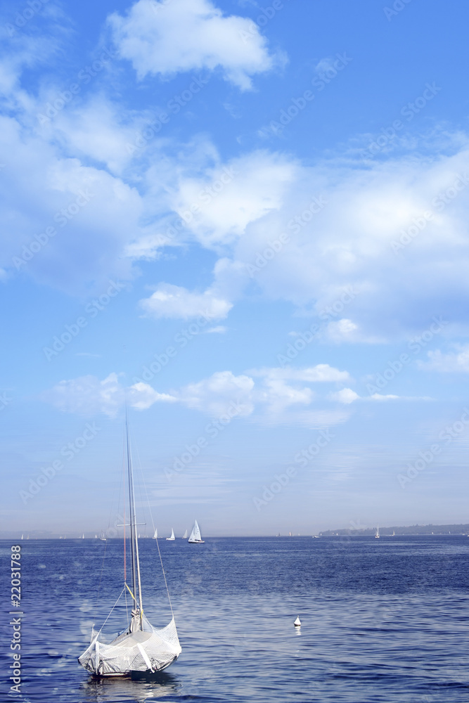 Fototapeta premium White boat