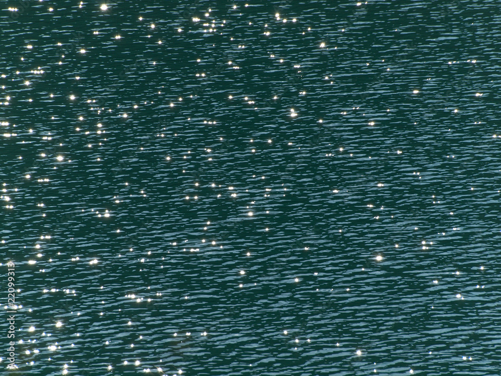 Sonne glitzert im Wasser Sonne glitzert im Wasser
