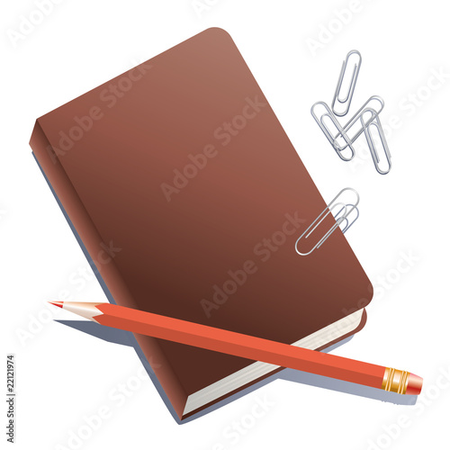Notebook, карандаш и скрепки.