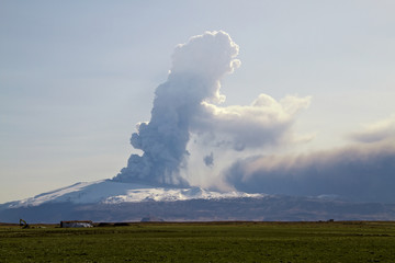 Fotobehang Vulkaan Eyjafjallajokull vulkaan in IJsland  © Anders Peter Amsnæs