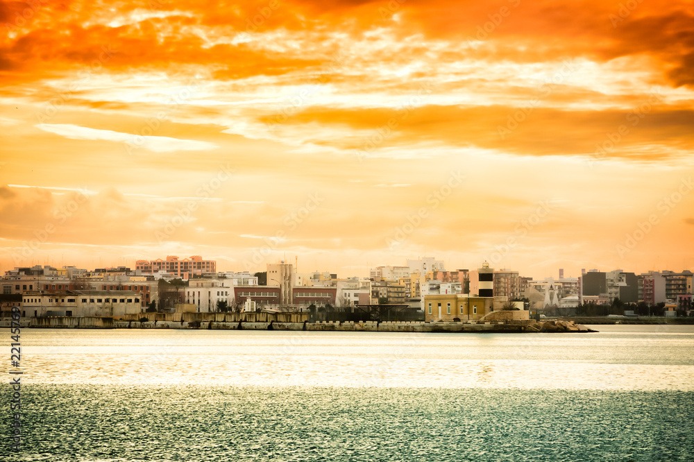 Naklejka premium Sunset over Bari