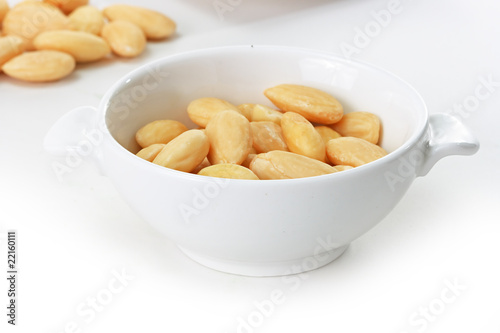 Yellow nuts
