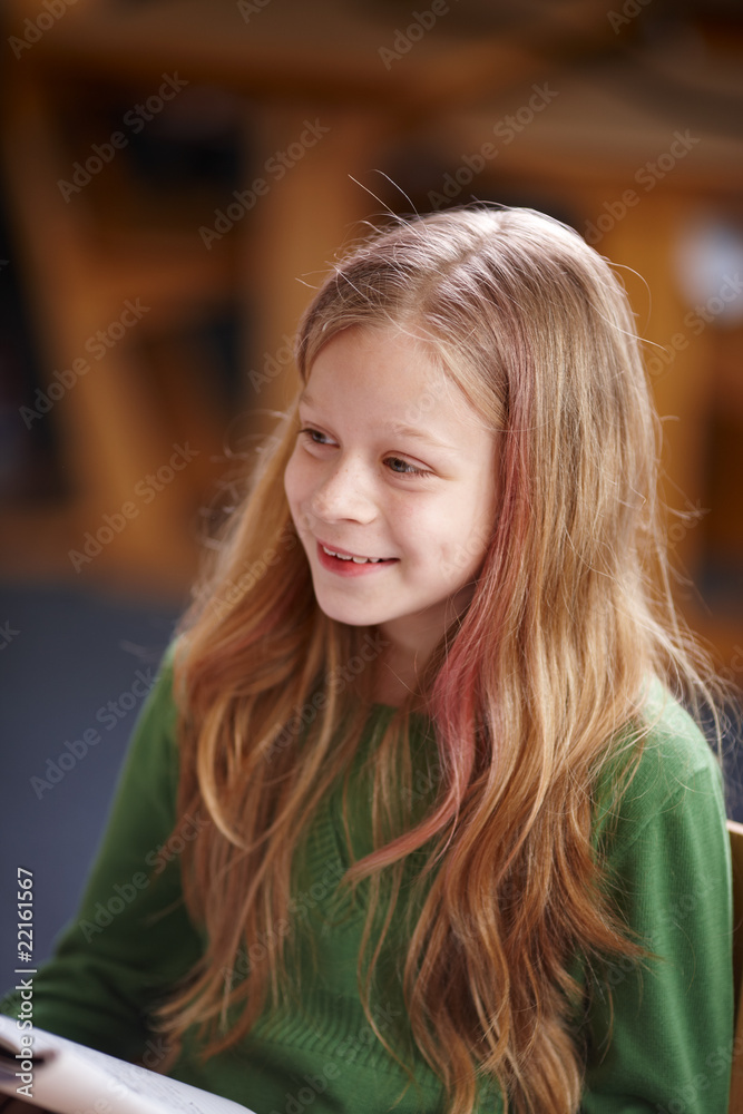 Portrait Mädchen in der Schule Portrait Mädchen in der Schule