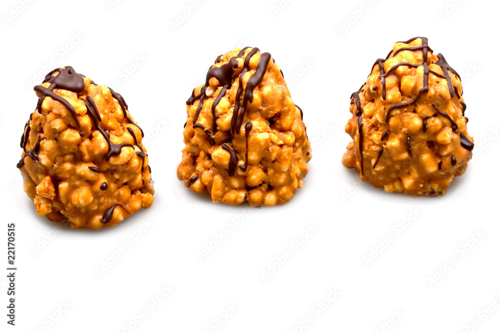 Obraz premium Cakes with chocolate isolated on white
