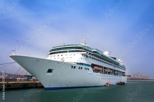 luxury white cruise ship © Taiga