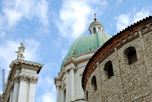 Il Duomo Nuovo e quello Vecchio - Brescia © francovolpato