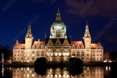 Neues Rathaus in Hannover bei Nacht  City Hall of Hanover