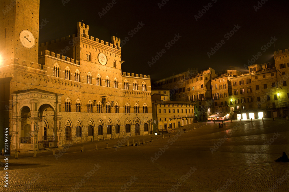 Siena - Town-hall and Piazza del Campo in the night