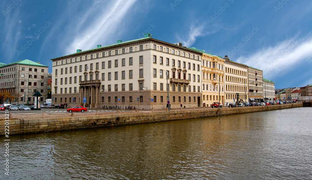 Immeuble à Göteborg au bord d'une rivière en Suède