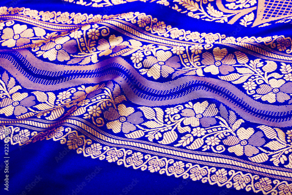 Obraz premium Indian sari with pleats clouse up