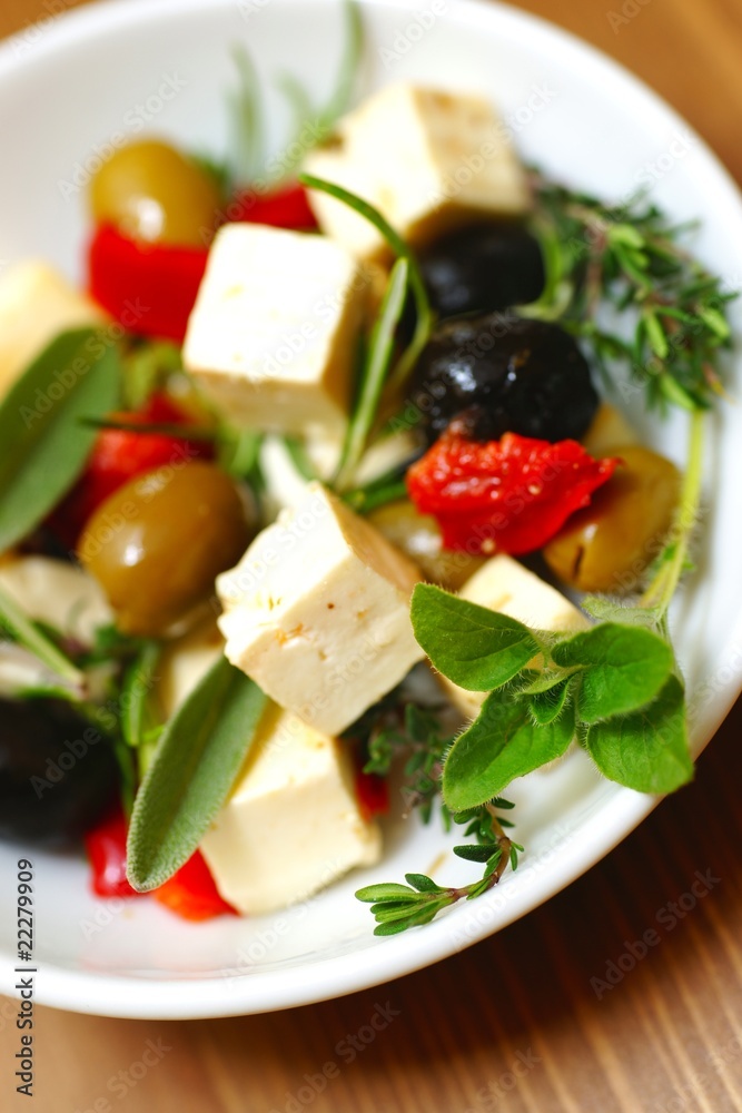 Feta, Oliven und Kräuter Feta, Oliven und Kräuter