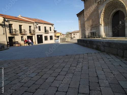 Iglesia románica de Olivares en Zamora © Javier Cuadrado