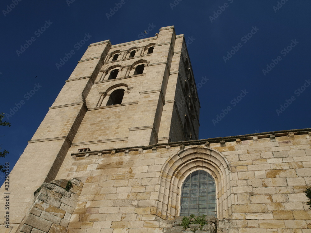 Obraz premium Torre románica de la catedral de Zamora