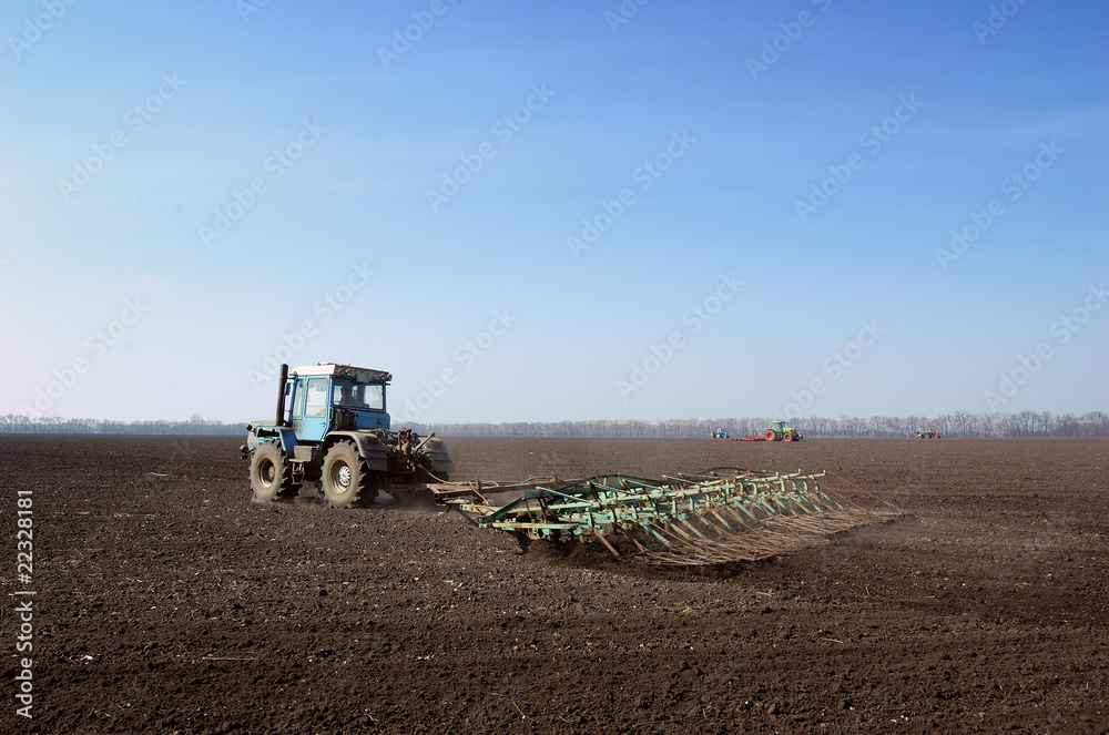 Obraz premium Tractor in The Field