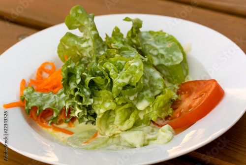 gemischter salat mit tomaten
