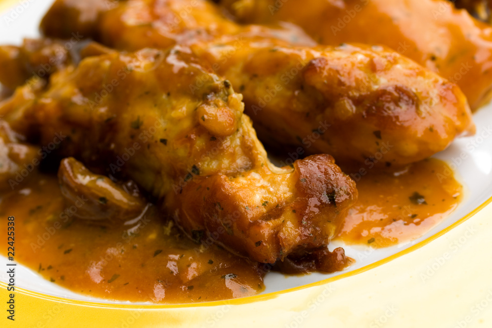 Hühnerbraten mit Kastanien und Rahmsoße,überbacken Hühnerbraten mit Kastanien und Rahmsoße,überbacken