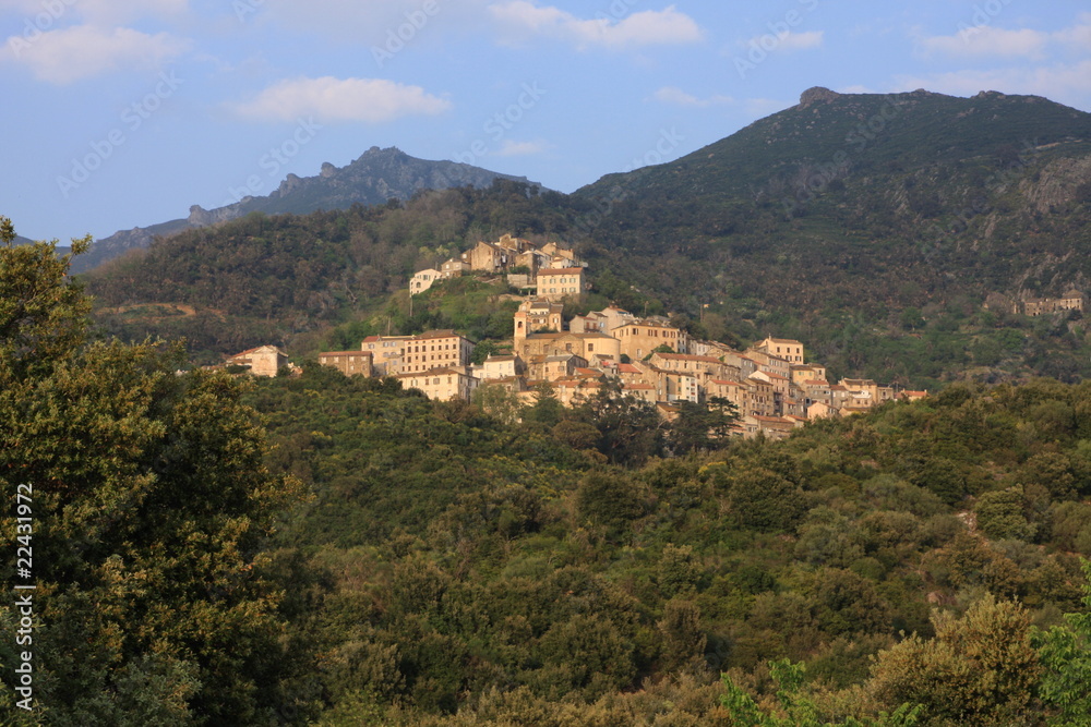 village de montagne corse (oletta)