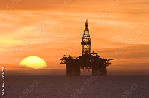 oil rig © sculpies