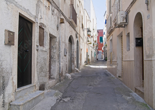 Alleyway in Monopoli Oldtown. Apulia. © Mi.Ti.