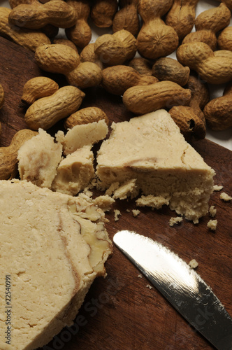 Mantecol - Dolce tipico a base di arachidi e noci - Argentina photo