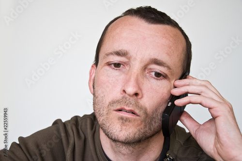 homme au téléphone 2