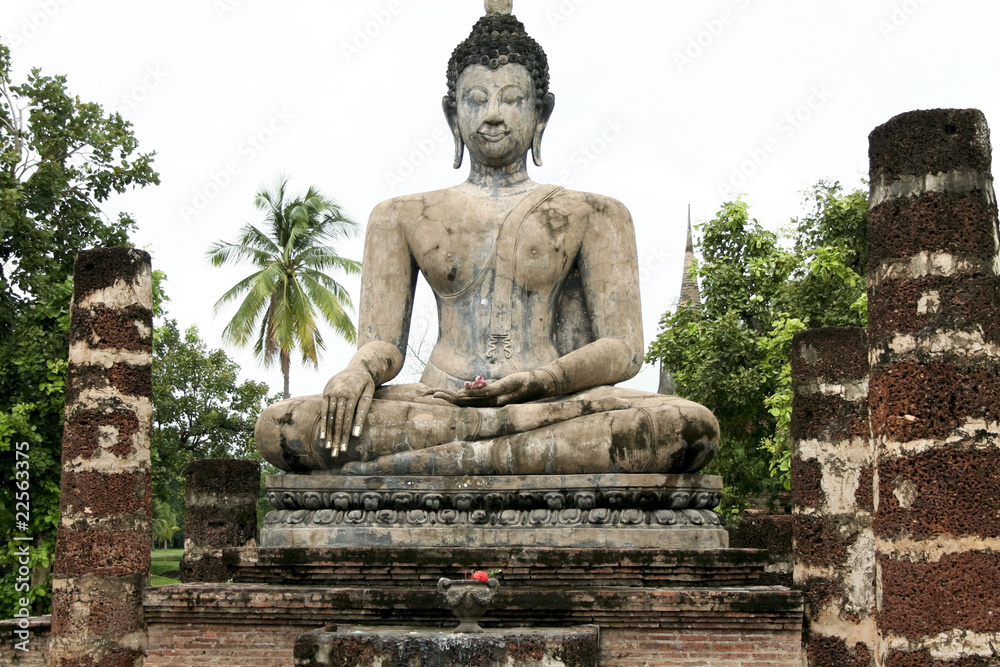 Obraz premium seated buddha sukothai thailand