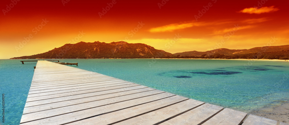 Naklejka premium ponton et ciel de feu