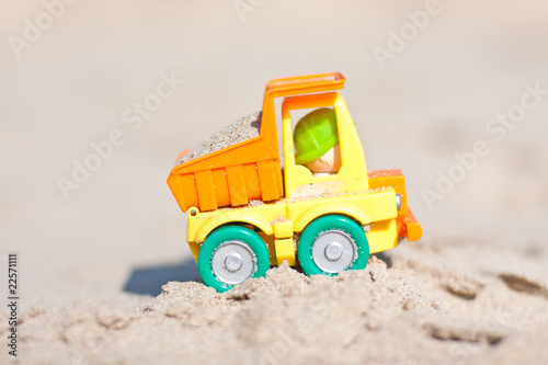 petit camion a la plage
