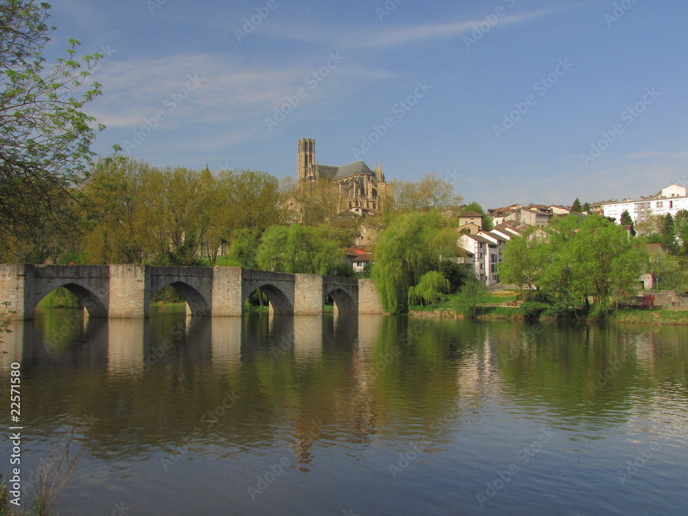 Pont et Cathédrale Saint Etienne, Limoges, Limousin Pont et Cathédrale Saint Etienne, Limoges, Limousin