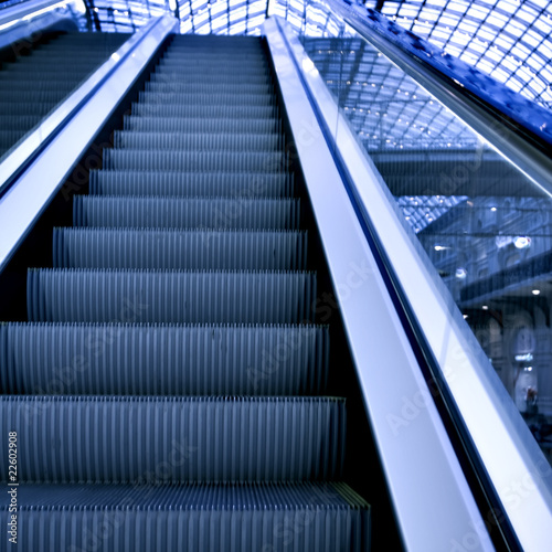 empty escalator © Vladitto