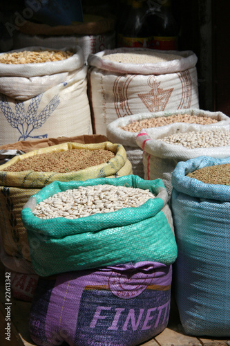 Hülsenfrüchte in Säcken, Marokko © Rolf Langohr