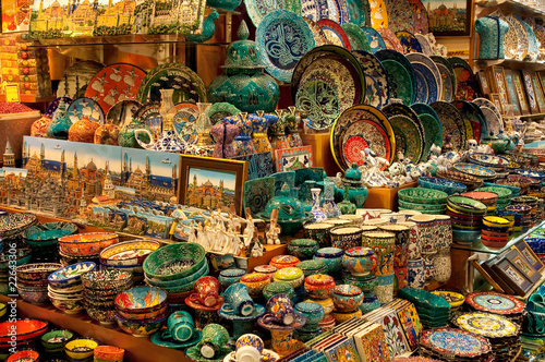 Obraz na płótnie Shop selling porcelain on the Grand Bazaar
