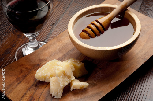 pieces of grana with  honey and red wine-grana miele e vino