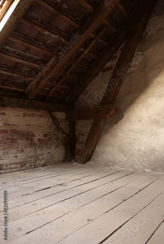 alter Dachboden © PhotographyByMK