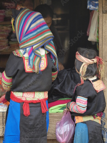 Detalle del vestido de etnia en Vietnam