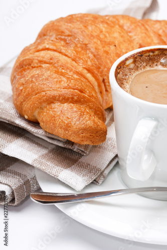 Fototapeta Naklejka Na Ścianę i Meble -  coffee and croissant