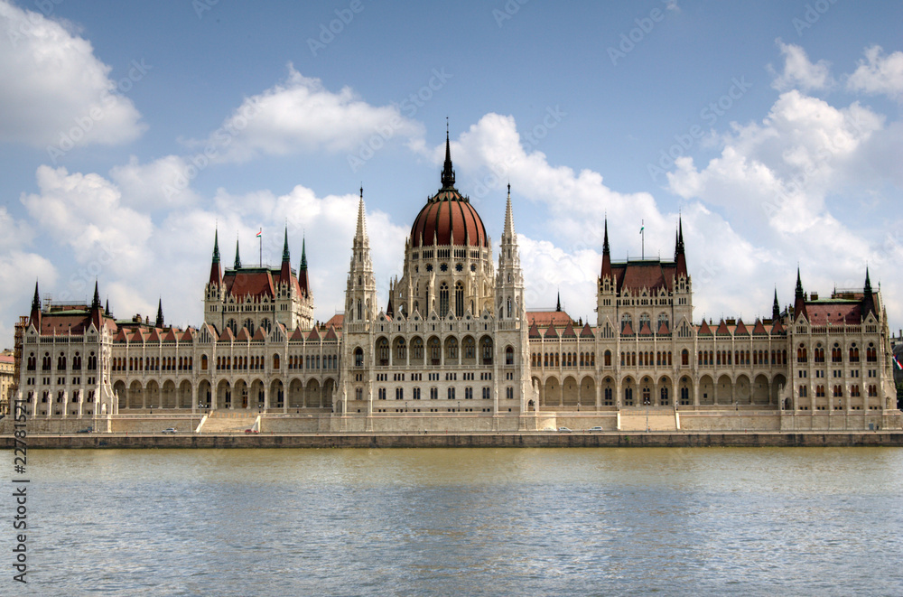 parliament of hungary in budapest