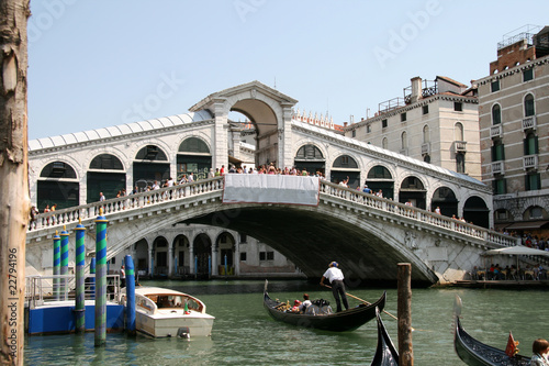 Venice - Rialto Bridge © Morenovel