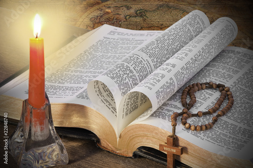 la Santa Biblia