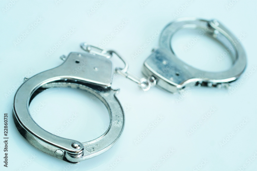 Handcuff Handcuff