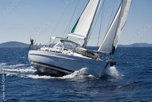 yacht © pendra