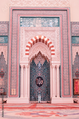 Muscat - Oman, Sultan Taymoor Grand Mosque - Interior photo