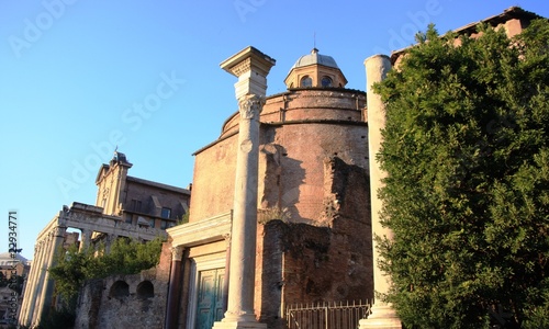 Batiments du forum romain photo