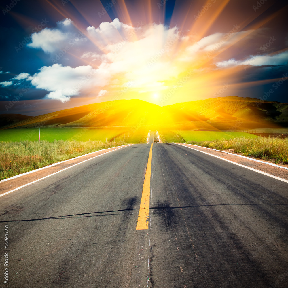 Naklejka premium sunlight above the road.