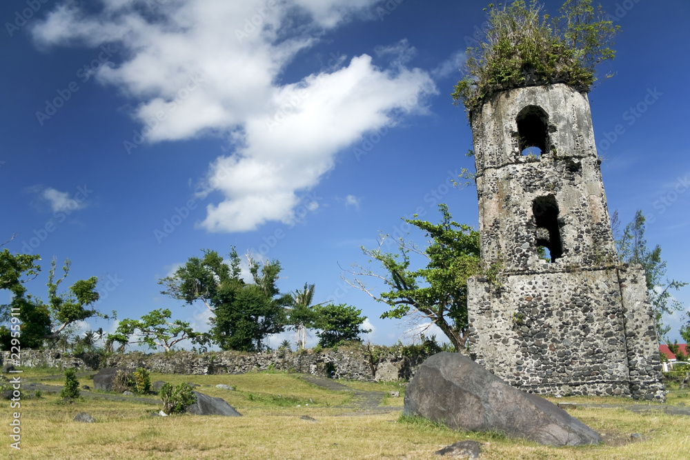 cagsawa church ruins mayon volcano